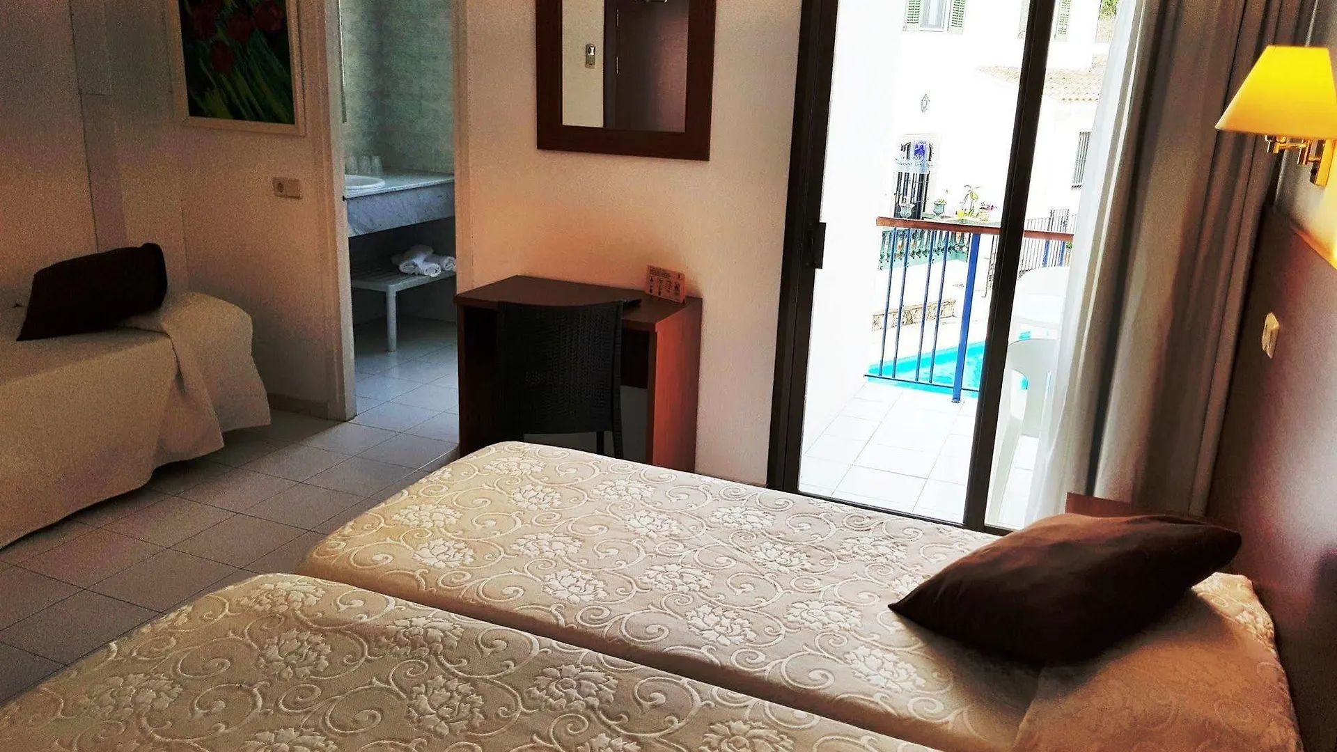 Hotel Sant March 또사데마르